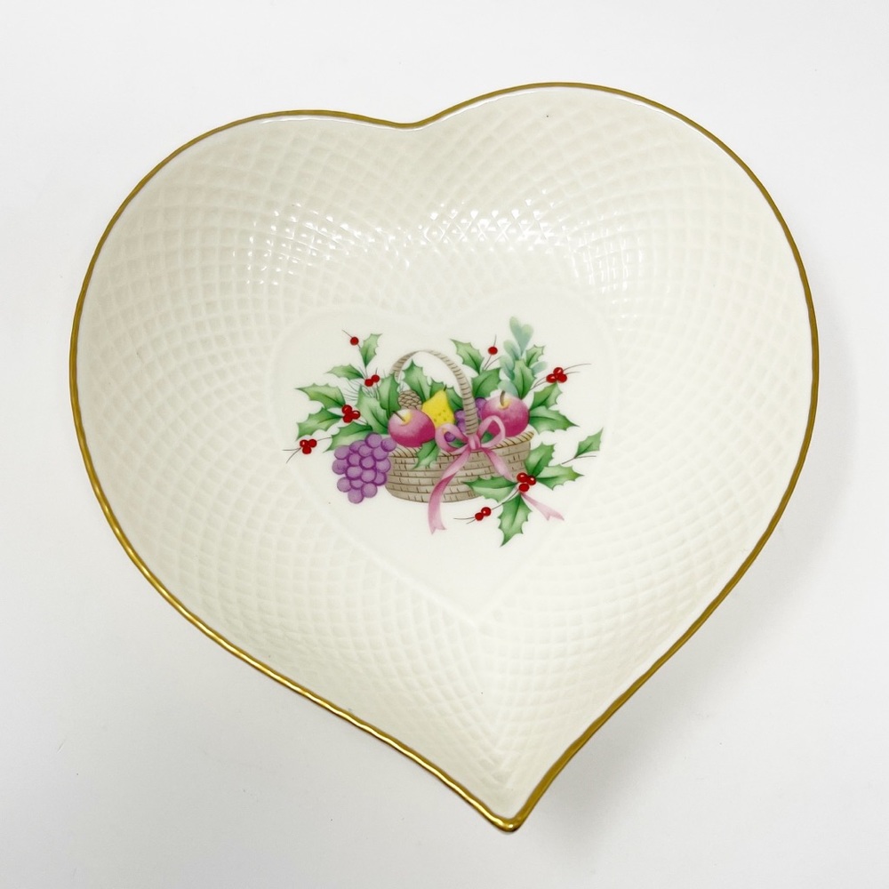 Mikasa Ivory Bone China Christmas Spirit Dish